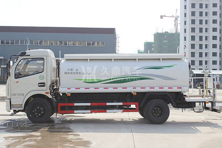 8方灑水車參數(shù)_8噸東風(fēng)多利卡綠化灑水車價(jià)格