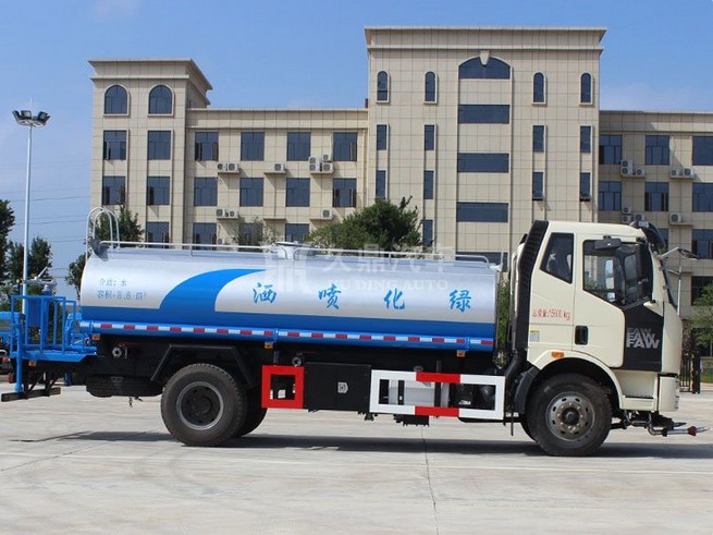 10噸灑水車哪里有賣_10噸解放J6綠化灑水車廠家價格