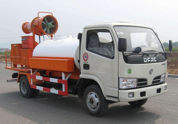 5噸東風多利卡農(nóng)藥噴灑車價格