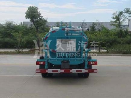 解放2噸綠化灑水車廠家價格