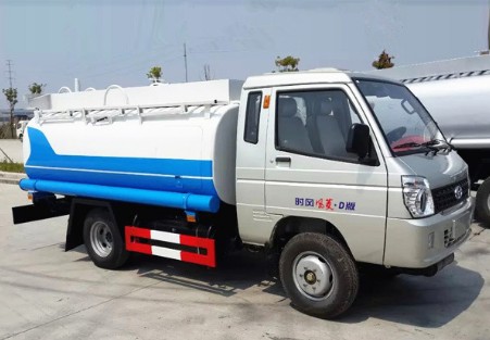 小型灑水車視頻_3噸時(shí)風(fēng)風(fēng)菱小型灑水車