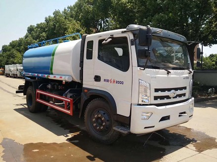 10噸灑水車參數(shù)_時風(fēng)風(fēng)馳10方綠化灑水車廠家價格