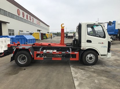 國六飛碟奧馳藍(lán)牌勾臂垃圾車圖片 國六飛碟奧馳藍(lán)牌勾臂垃圾車圖片