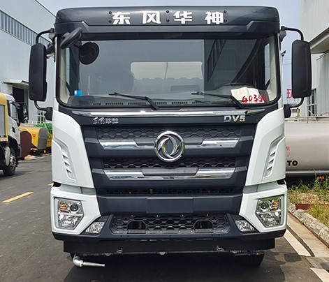 東風(fēng)華神DV5前四后四灑水車 東風(fēng)華神DV5前四后四灑水車